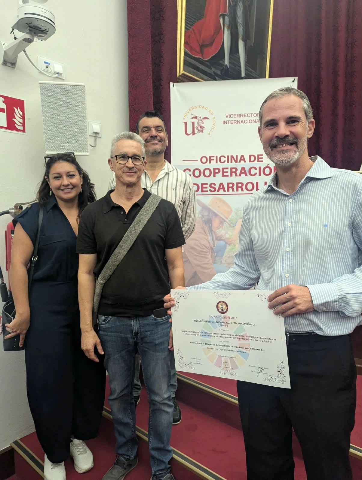 Equipo de Aquacol durante la entrega del reconocimiento de la Universidad de Sevilla.